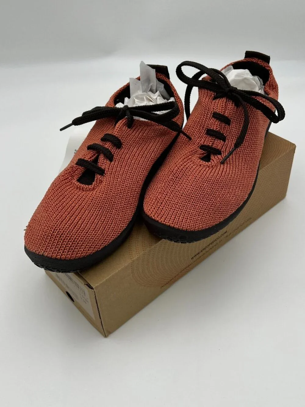 NIB Arcopedico Knit Shoes in Brick Red size 39 or 8.5